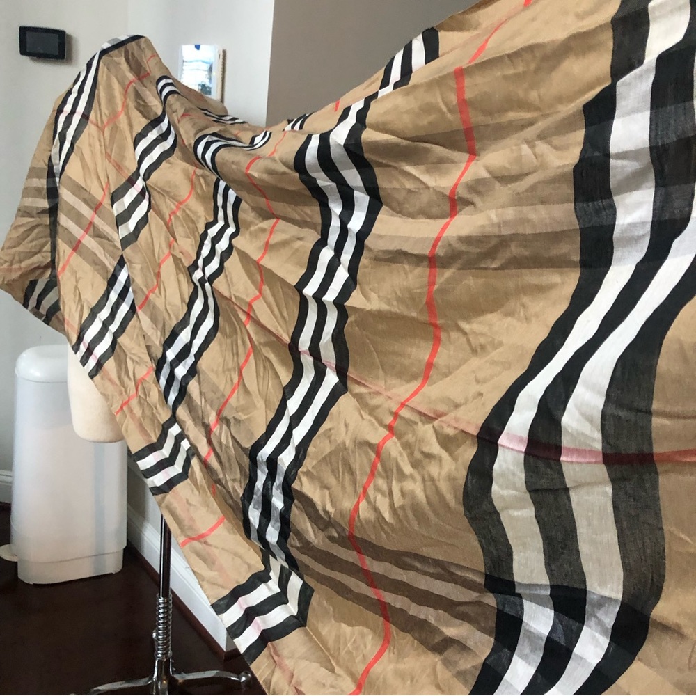 Burberry Gauze Long Check Scarf